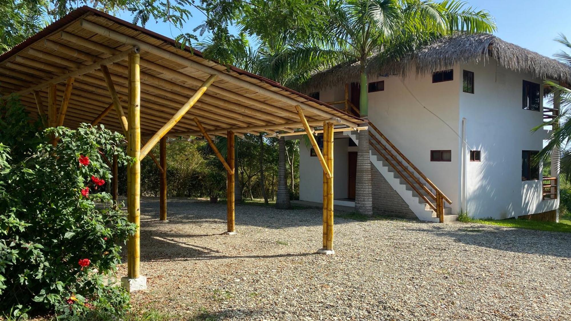Hosteria Guachapeli Las Tunas Exterior photo
